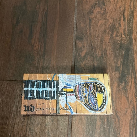 Urban Decay Limited Edition Jean- Michel Basquiat Neutrals Eyeshadow Pal… - Picture 2 of 4